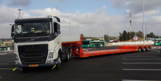 נתמך ציוד חריג תלת סרני 58 טון מתארך