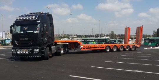 נתמך ציוד חריג 5 סרנים 82 טון מתארך